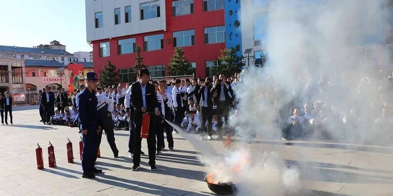 ‘AG亚娱集团’
平鲁消防开启“消防小课堂”(图6) ‘AG亚娱集团’
平鲁消防开启“消防小课堂”(图6)