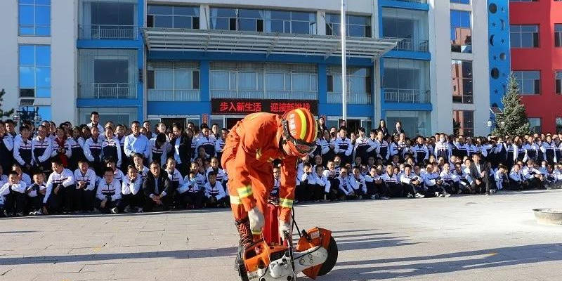 ‘AG亚娱集团’
平鲁消防开启“消防小课堂”(图10) ‘AG亚娱集团’
平鲁消防开启“消防小课堂”(图10)