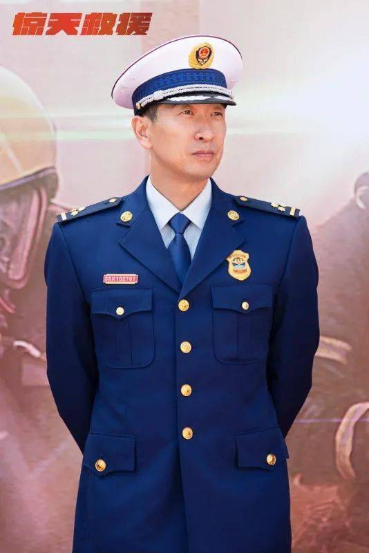 【ag亚娱官网】
大型应抢救援影戏《惊天救援》开机！杜江、王千源领衔“救援兄弟团”(图9)