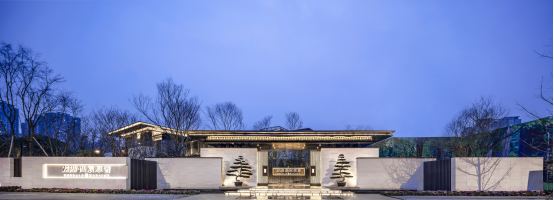 陵水村庄遭暴雨突袭 消防官兵搭梯救11人|ag亚娱官网