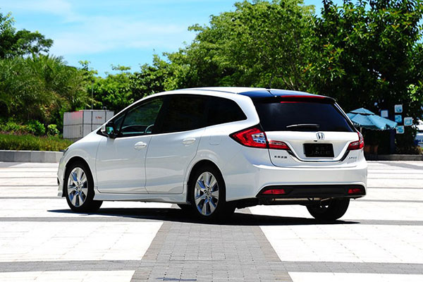 新西兰奥克兰市中心大火仍在持续燃烧|AG亚娱集团