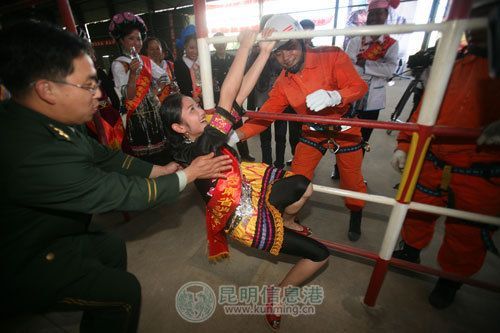 江西省消防举行灭火救援演练_ag亚娱官网