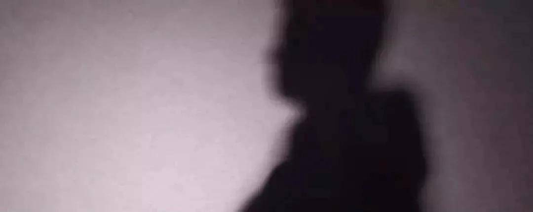 AG亚娱集团|
求职遭遇“色情骚扰” 小心隐藏在招聘网站里的“皮条客”！(图4)