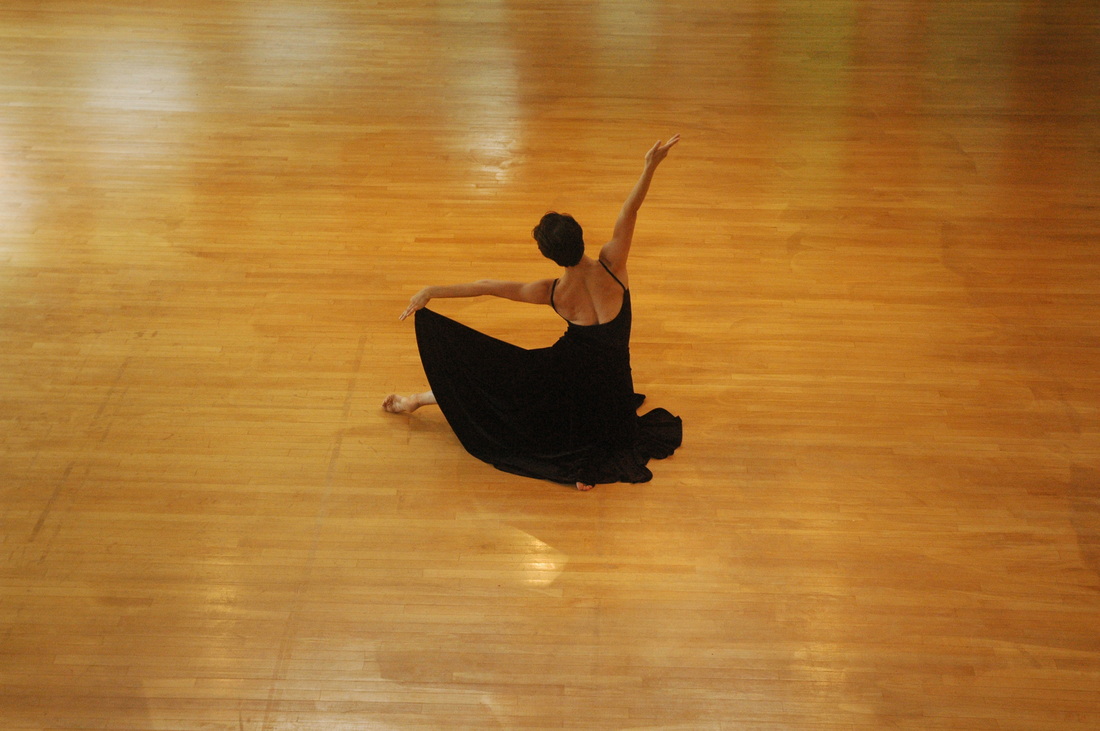 名师免费书法课进校园 砚田书院开学季掀毛笔书法热潮_ag亚娱官网(图3) AG亚娱集团