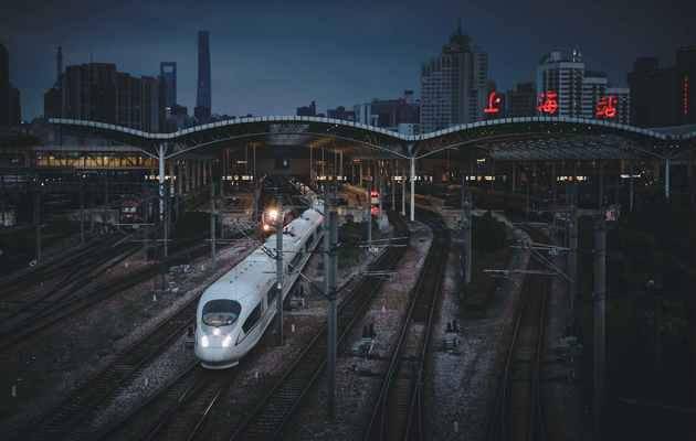 AG亚娱集团|
上海为何又“放下身段”？(图7)