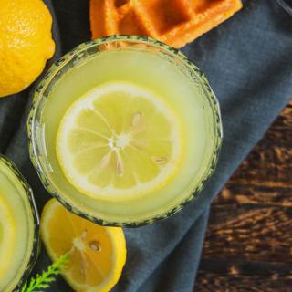 探秘东莞退休信访局长的豪奢生活_ag亚娱官网(图2) AG亚娱集团