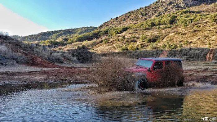 ag亚娱官网：
牧马人越野的篇章 从未被翻阅 也从未随波逐流 (图22)