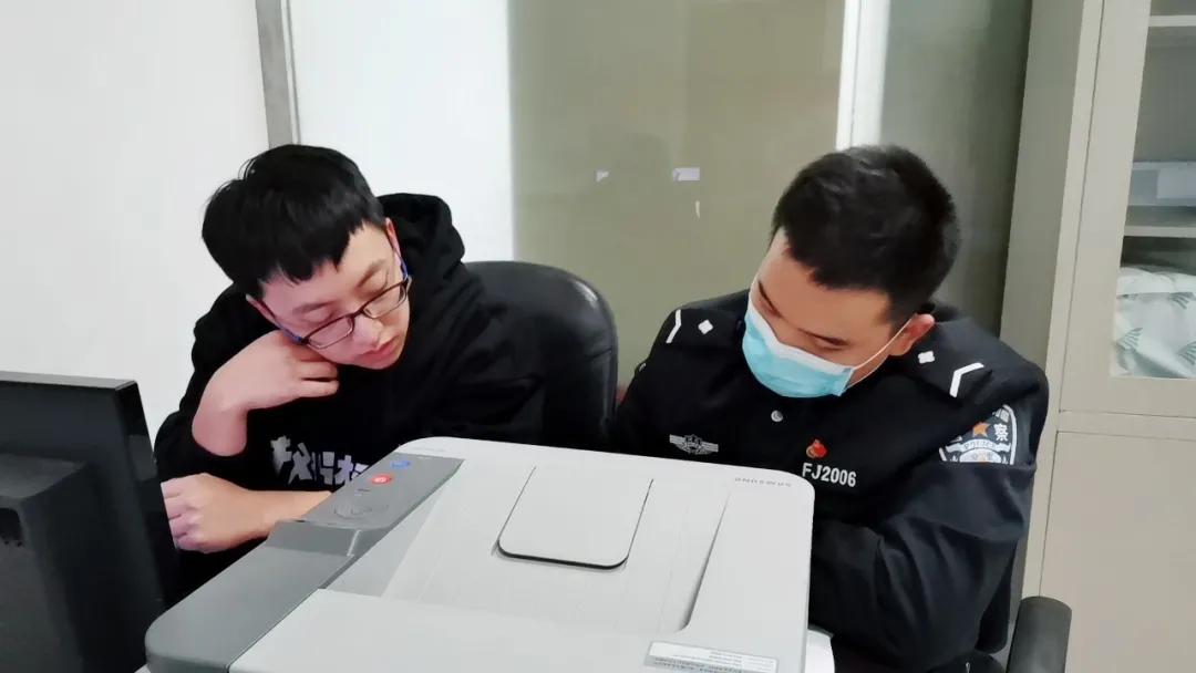 
宣传也是战斗力——公司新媒体团队为沧州公安收支境助力_AG亚娱集团官方(图7)