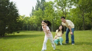 ag亚娱官网-资本加持家居新零售加速布局，家居“新零售大战”开启